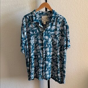 St. John's Bay Blue and White Tropical Shirt